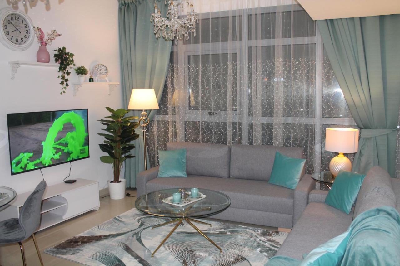 Newly Furnished One Bedroom Apartment Next To Metro & Beach In Marina Residence Дубай Екстер'єр фото
